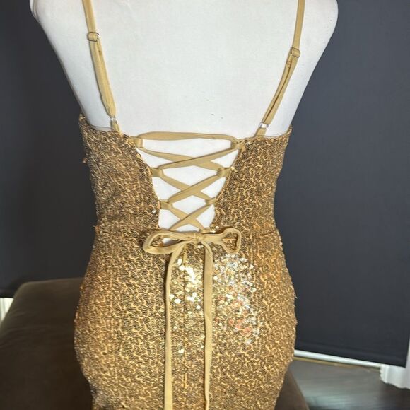Women’s Gold Sequined Short Homecoming Dress Ruffle Hem Corset Back Size 2 NEW - Picture 6 of 14